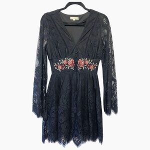 Coco + Jaimeson Embroidered Roses Black Lace Dress Size M